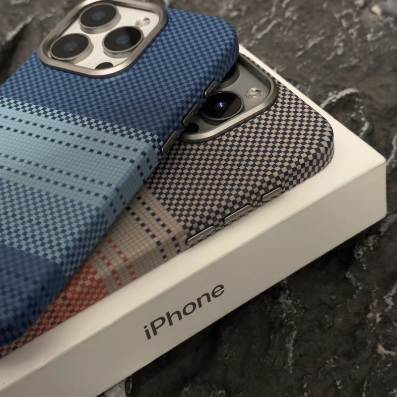 Ultra-Thin All-Inclusive 16 Pro Max Carbon Fiber Print Magnetic Phone Case Drop-Resistant Protective Case for iPhone 8 Plus