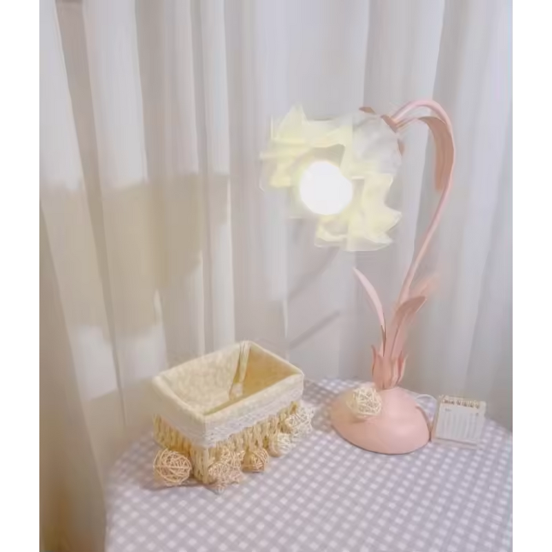 Glass Table Lamp Manufacturer - OEM Modern Nordic Flower-Shaped LED Desk