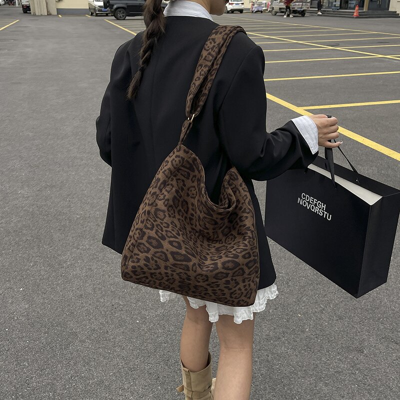 Messenger Bag Factory - OEM Custom Women's Leopard Print Open Zipper