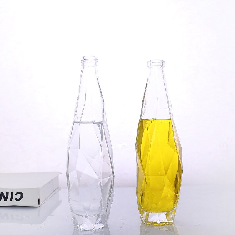 Unique Shaped Wine Bottle Factory - OEM Wholesale 350-750ml Clear Diamond Shape Vodka
