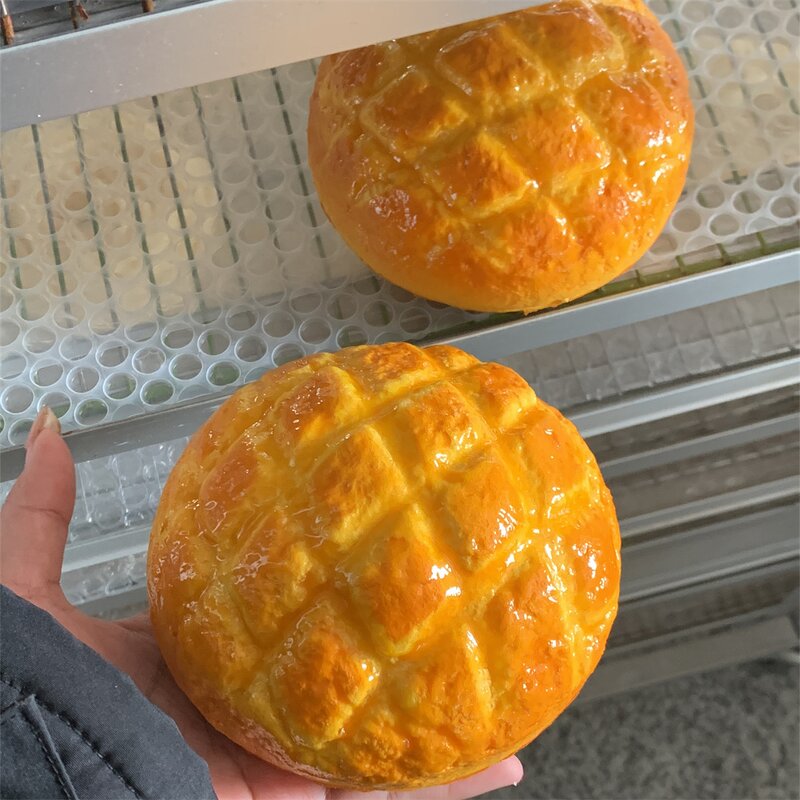 Bread Model Factory - OEM Custom Pineapple Bun Bolo Bao Display