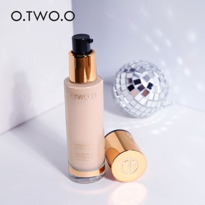 O.TWO.O Makeup Moisturizing Full Coverage 8 Color Liquid Foundation Brightening Skin Concealer Wholesale