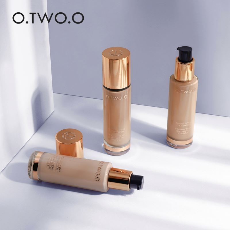 O.TWO.O Makeup Moisturizing Full Coverage 8 Color Liquid Foundation Brightening Skin Concealer Wholesale