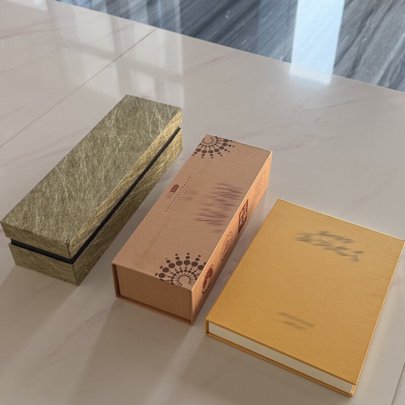 Shipping Box Factory - Custom Logo Embossed Luxury Paper