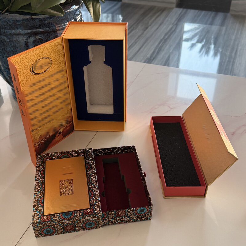 Shipping Box Factory - Custom Logo Embossed Luxury Paper