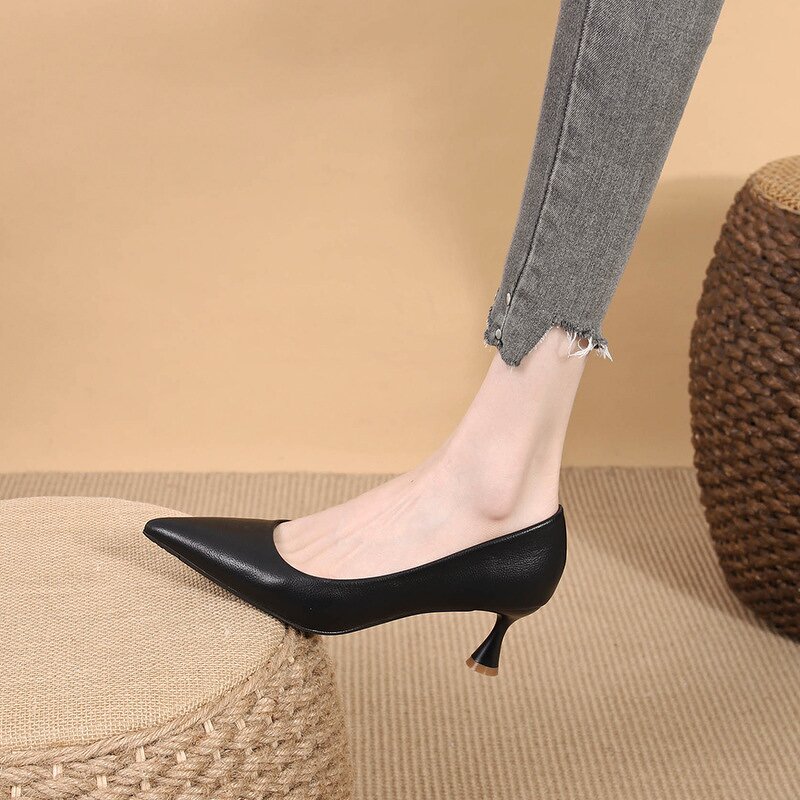 Pump Shoes Factory - OEM Women's Mid Black Pointed Toe PU