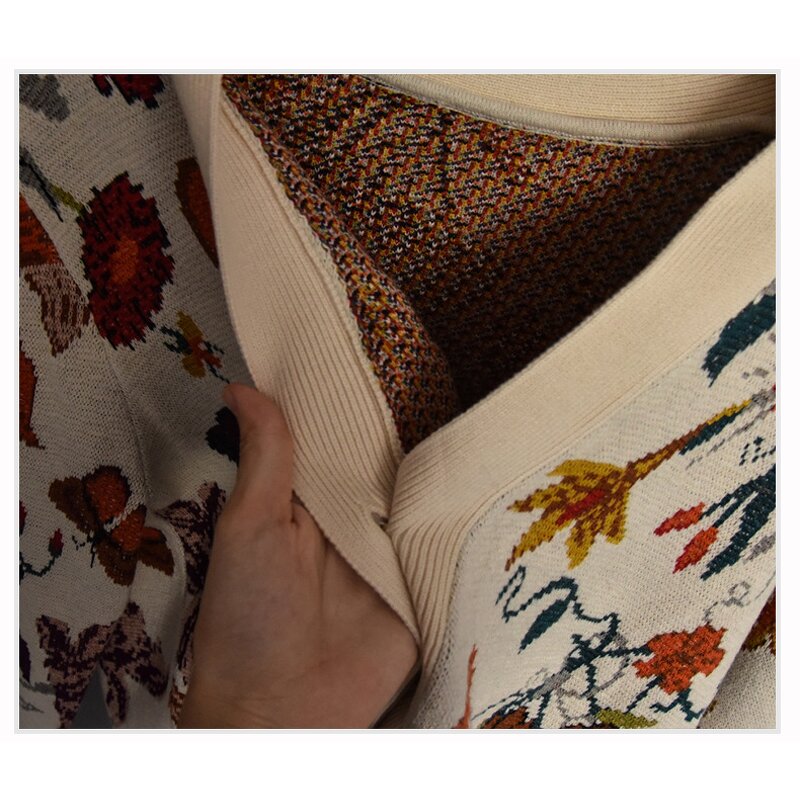 Knitted Sweater Supplier - OEM Custom Jacquard Wool V Neck Thin