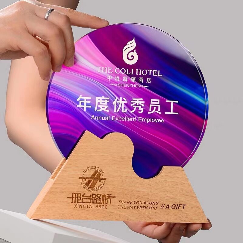 Crystal Trophy Factory - OEM Wholesale Color Printing Triangle Glass