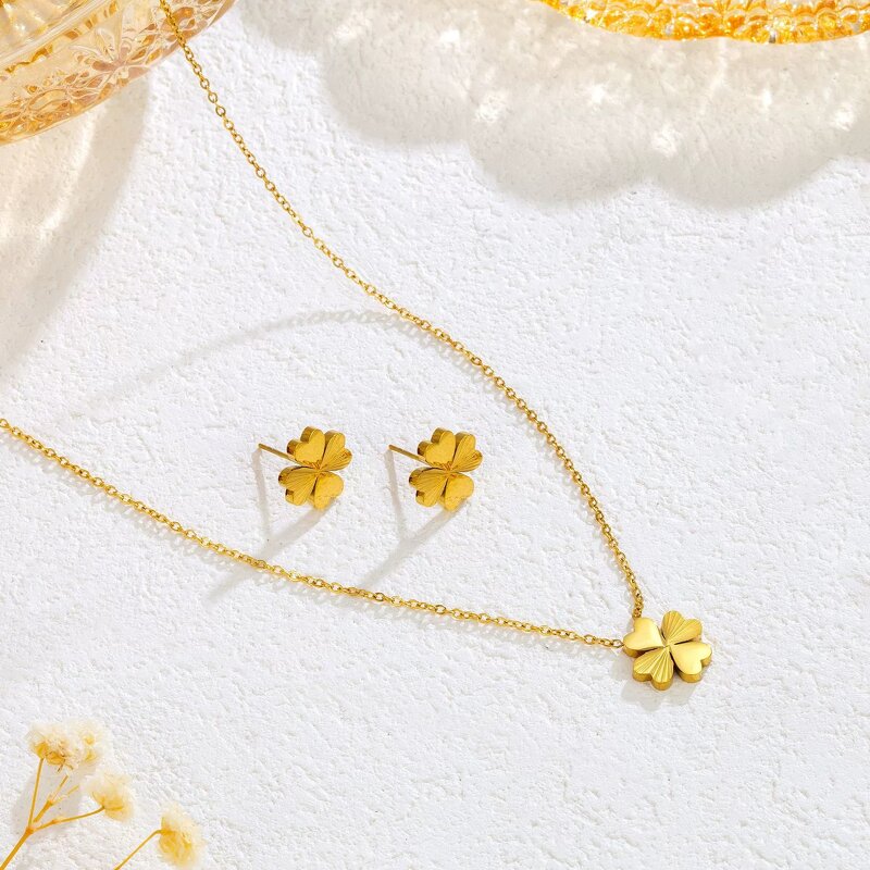 Jewelry Set Factory - 18K Gold Lucky Clover Pendant Women's Wedding Gift Set