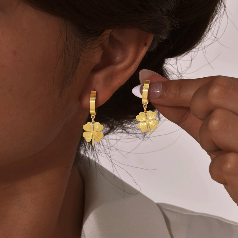 Jewelry Set Factory - Waterproof Stainless Steel Clover Pendant Snake Chain Set