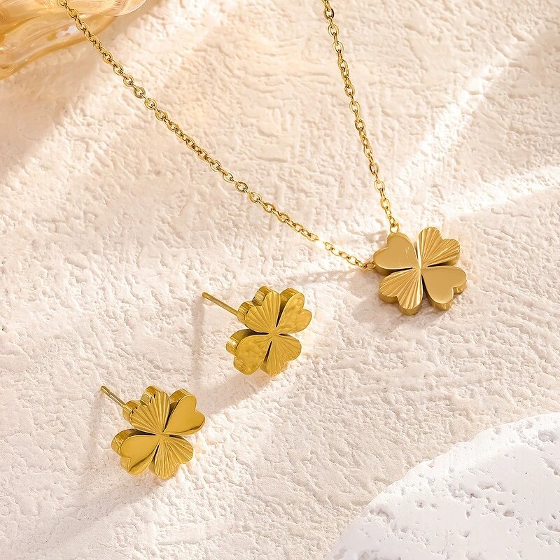 Jewelry Set Factory - 18K Gold Lucky Clover Pendant Women's Wedding Gift Set