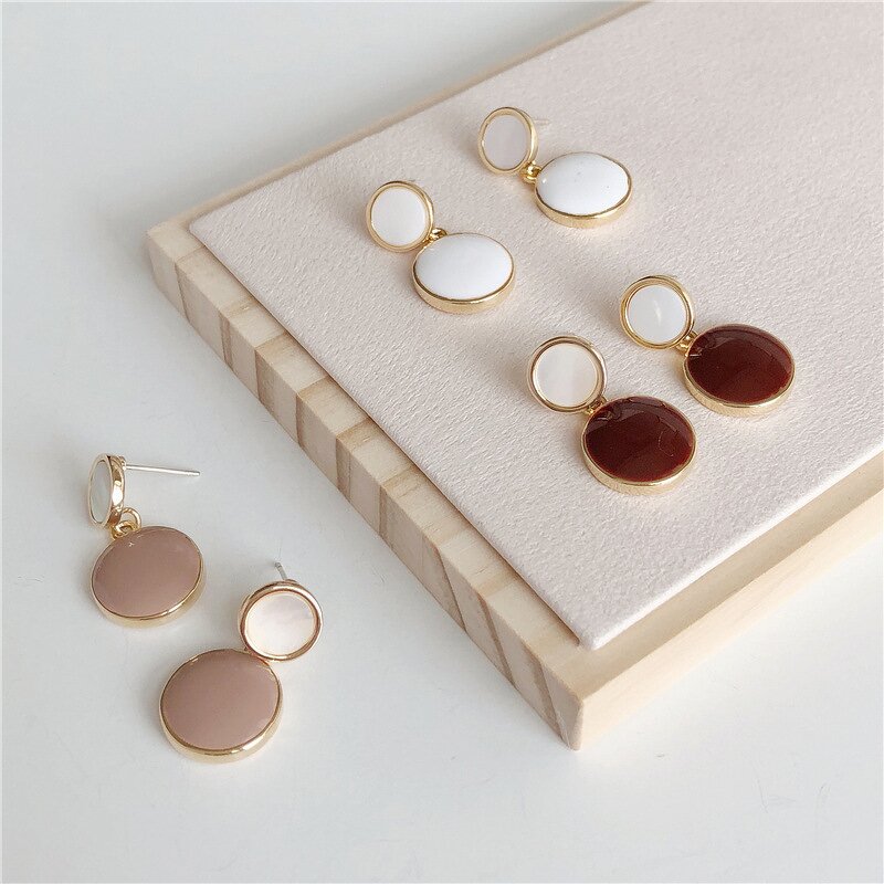 Honeycomb Earrings Manufacturer - Design Oval Fashion Shell Beads Titanium Steel Real Gold Button