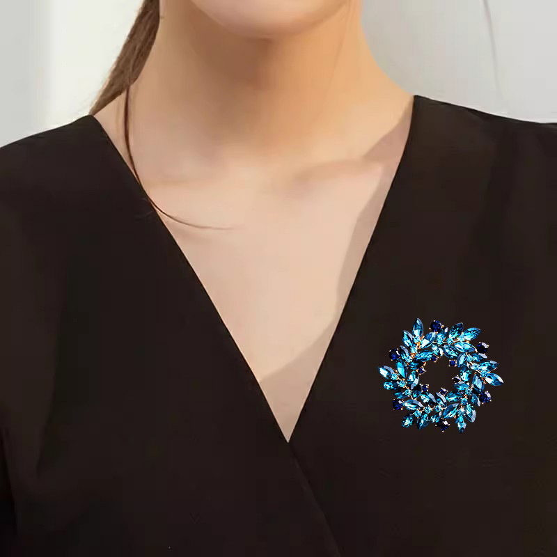 Crystal Wreath Brooch Factory - European American Retro New Elegant Alloy Versatile Boutonniere