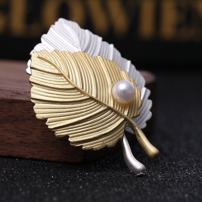 Alloy Brooch Manufacturer - Noble Matted Gold Silver Hot Selling Factory Direct Stock