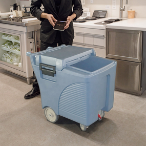 PE Insulated Ice Caddy Cart Manufacturer - OEM/ODM Custom 125 lb Capacity PE Polyethylene Insulated Ice Caddy Cart