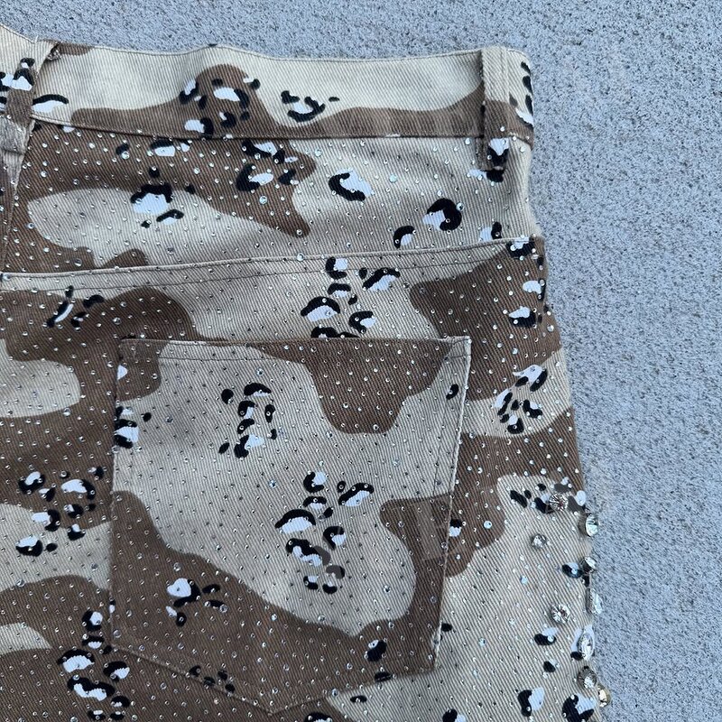 Custom Men's Cargo Shorts Factory - OEM/ODM Custom Men's Utility Pocket Raw Edge Oversize Canvas Cargo Shorts Embroidery