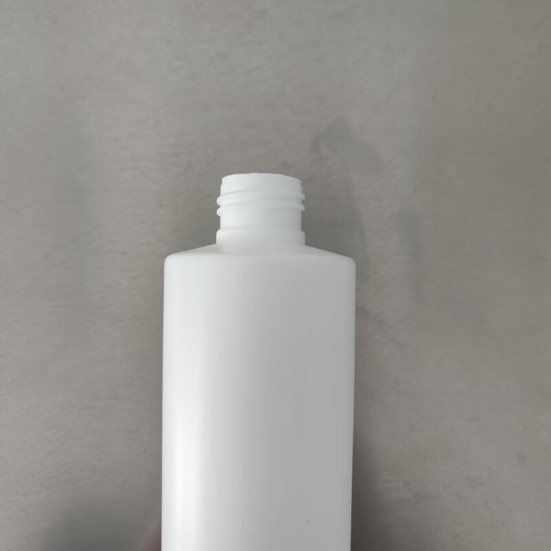 Cosmo Round Bottles Factory - OEM/ODM Custom 8oz Cosmo Round Shape Cylinder Soft Touch HDPE Bottles