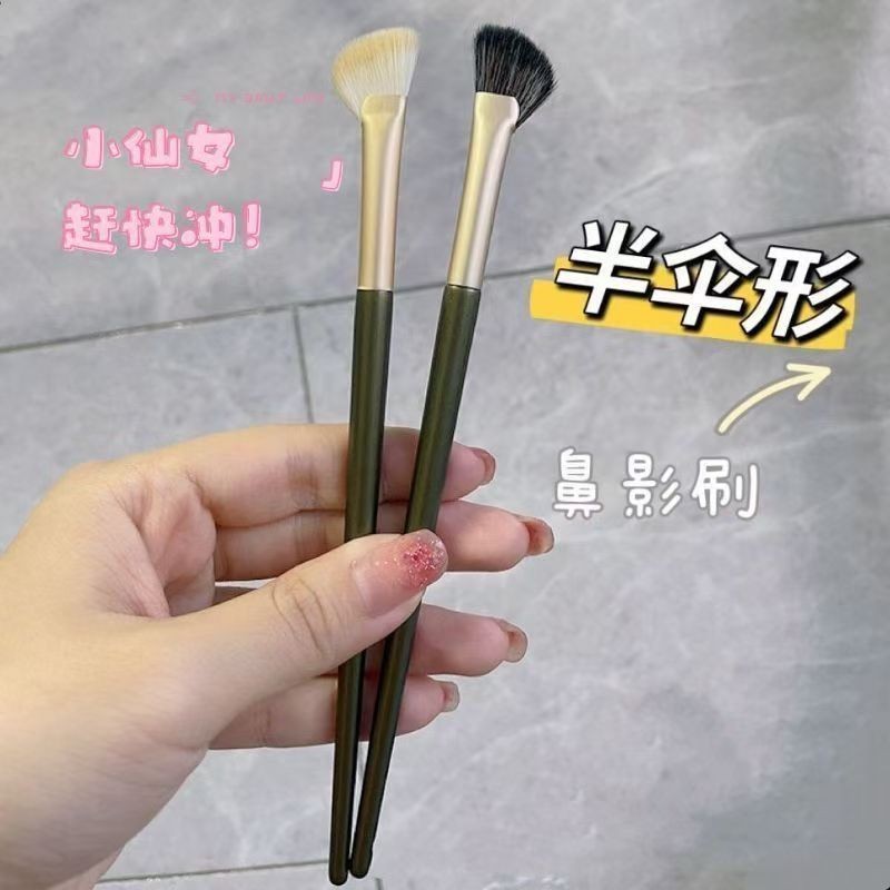 Customizable OEM ODM Professional Half Fan-shape Nose Shadow Brush Angled Contour Makeup Brush Highlighter Blush Make up Tools