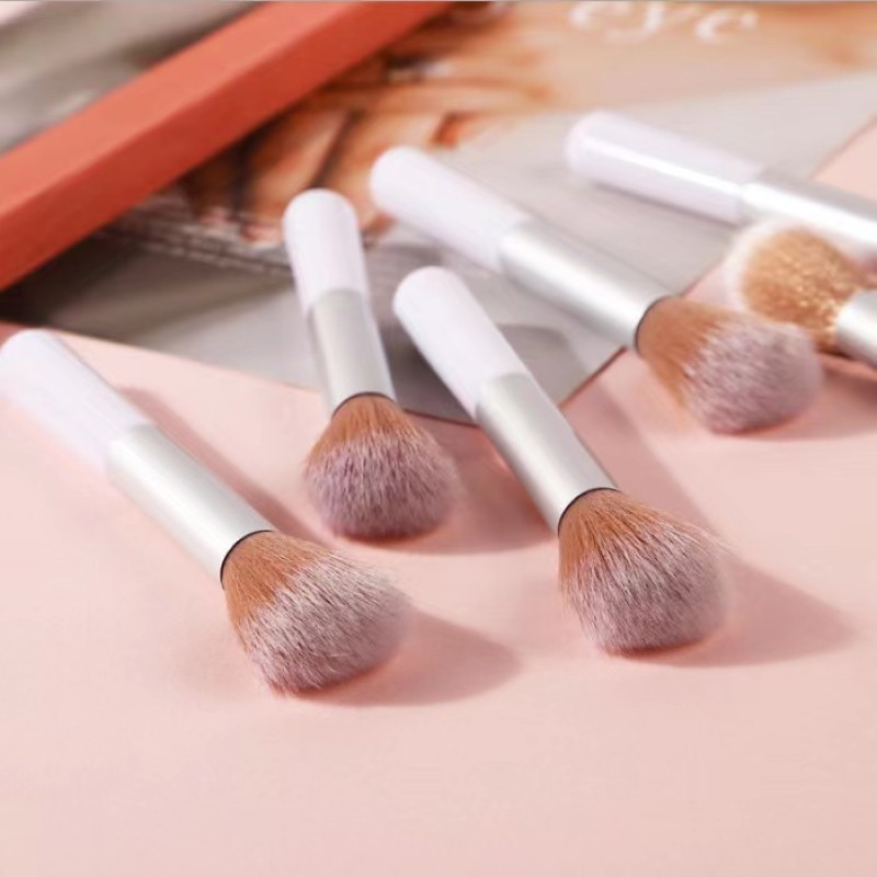 Premium Portable White Nylon Makeup Brush Face Travel-Ready Foundation Blush Concealer Eyeshadow Highlight Powder Cosmetic