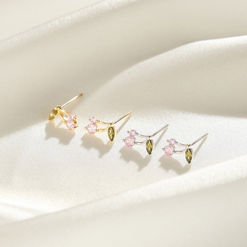 Cross Stud Earrings Factory - OEM/ODM Custom Hypoallergenic 925 Silver Ear Jewelry 14K Gold Cross Stud Earrings