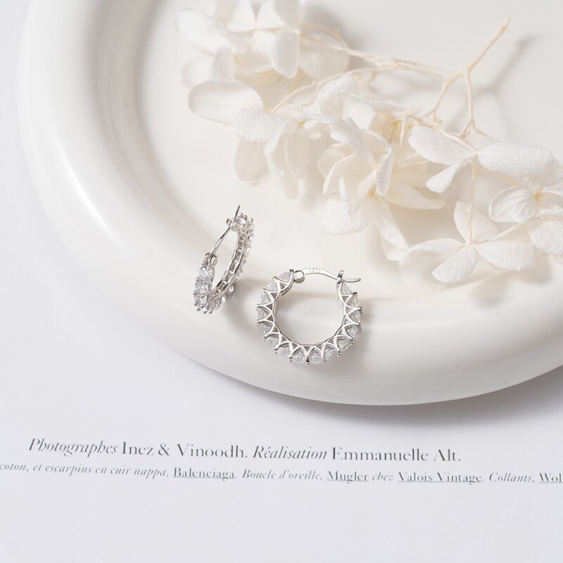 Cubic Zirconia Promise Ring Manufacturer - OEM/ODM Custom Blue Ice Flower CZ Cubic Zirconia Promise Halo Engagement Ring