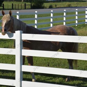 PVC Horse Fence Factory - OEM/ODM Custom China Supplies UV Resistant Racecourse PVC Horse Fence with Gates