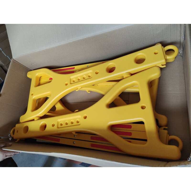 Traffic Fence Supplier - Water Filled Retractable Adjustable