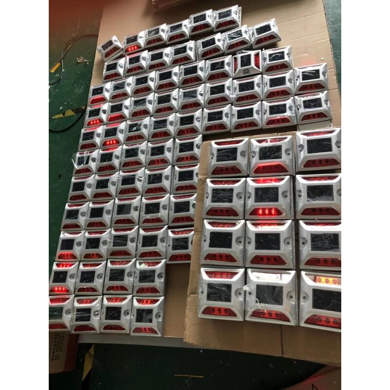 Road Stud Factory - Aluminum Reflective LED Solar Cat Eye