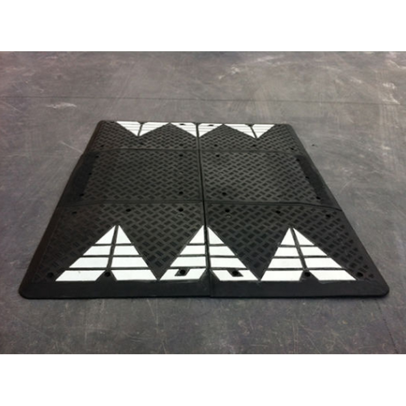 Speed Bump Supplier - Red Black Rubber Road Cushion