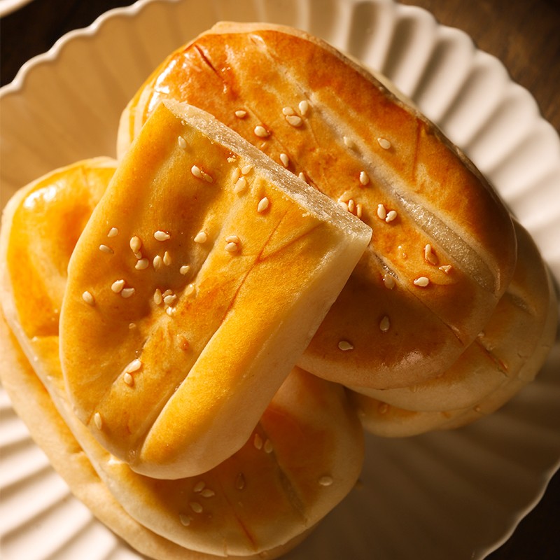 Chinese Traditional Pastry Delicious Snack Sweet Glutinous Rice Cake Lao Po Bing Pies Wife Cake