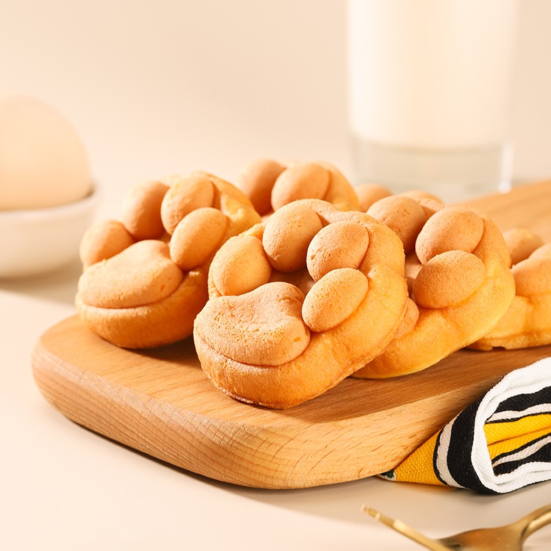 Delicious and Nutritious Bear Claw Shape Soft Cake Egg Pastry Butter Cake Healthy Snacks Breakfast Dessert Wholesale