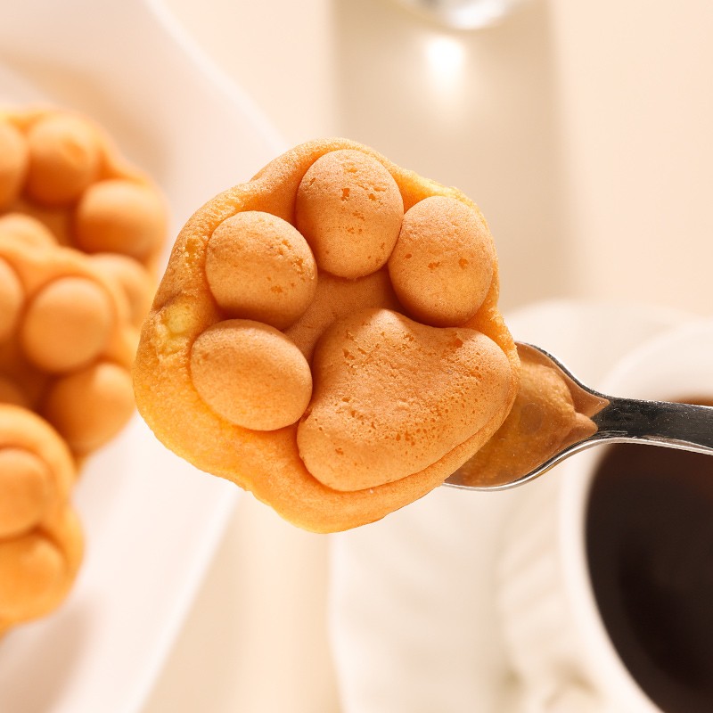 Delicious and Nutritious Bear Claw Shape Soft Cake Egg Pastry Butter Cake Healthy Snacks Breakfast Dessert Wholesale