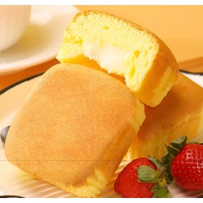 New Arrival Chinese Soft Yogurt Flavor Stuffed Egg Cake Sponge Cake for Breakfast Snacks Tea Cakes Pastry with Cream Wholesale