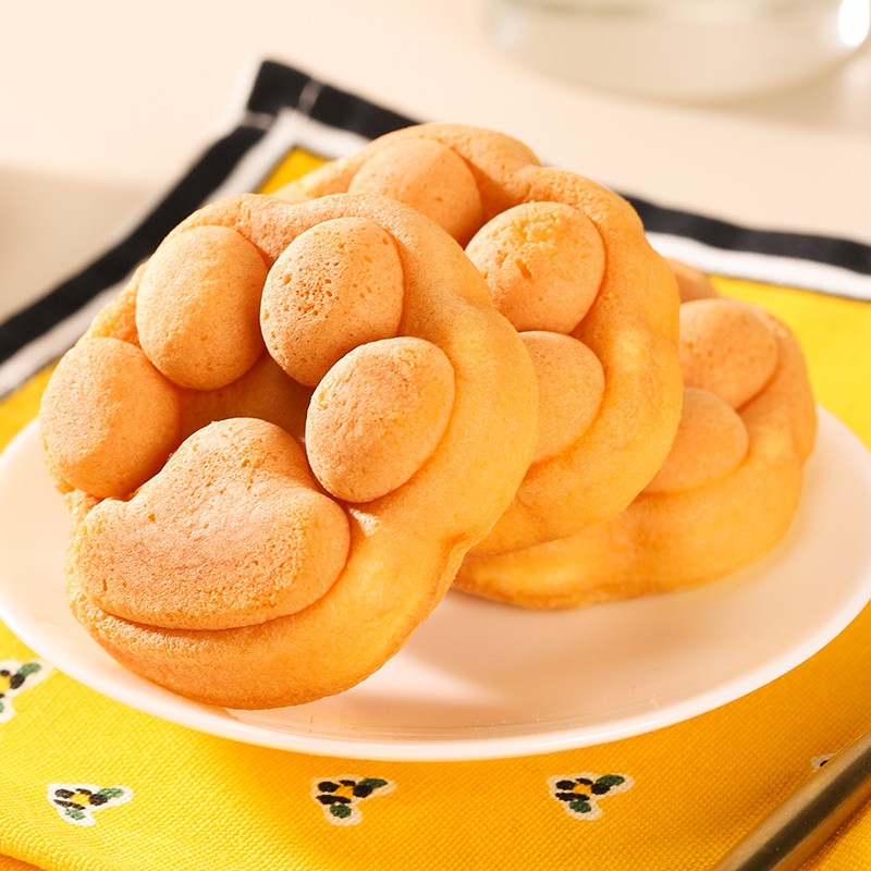 Wholesale Bear Claw Shape Soft Cake Original Flavor Egg Pastry Butter Cake Healthy Snacks Dessert for Breakfast