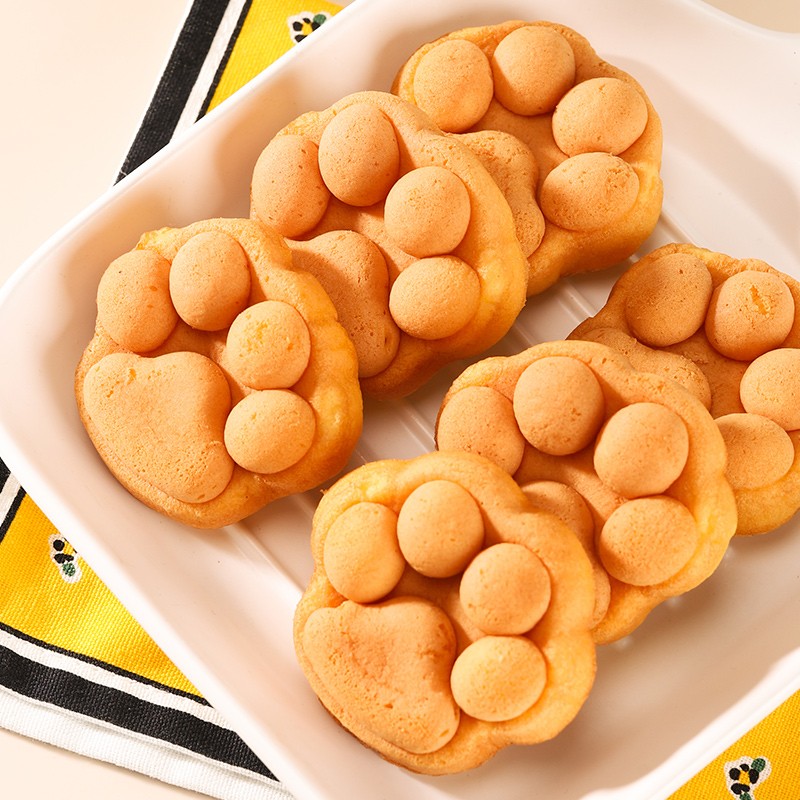 Wholesale Bear Claw Shape Soft Cake Original Flavor Egg Pastry Butter Cake Healthy Snacks Dessert for Breakfast