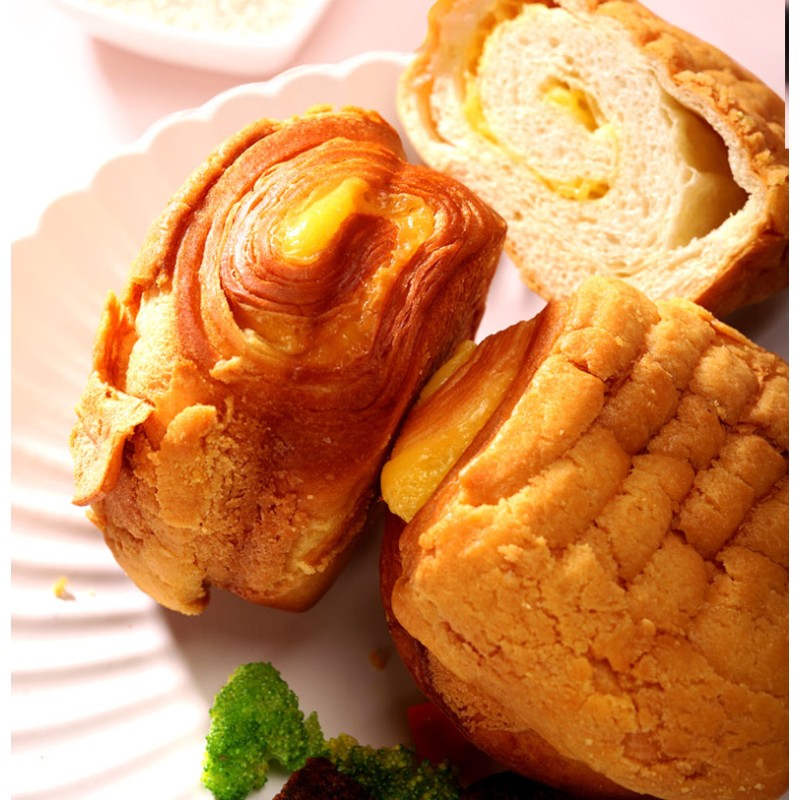 Wholesale Hot Selling  2Kgs Hong Kong Style Pineapple Bun Sandwich Bread  with Creamy Fillings in Packaged Boxes