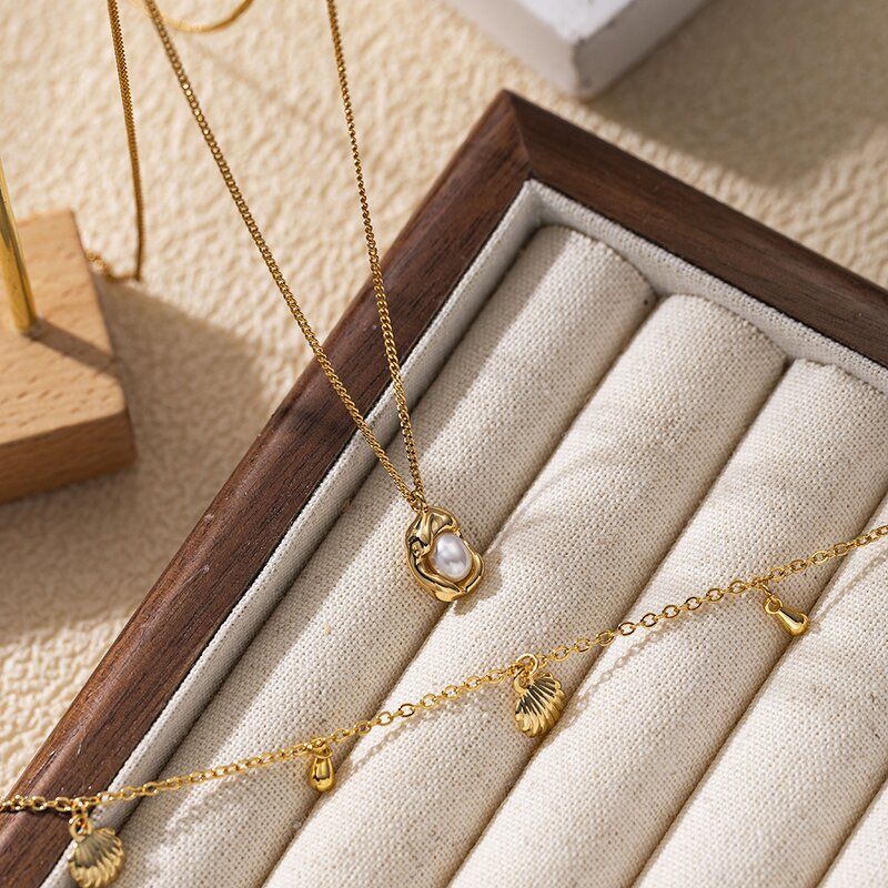 Pearl Pendant Necklace Manufacturer - Heart-shaped Shell Charm