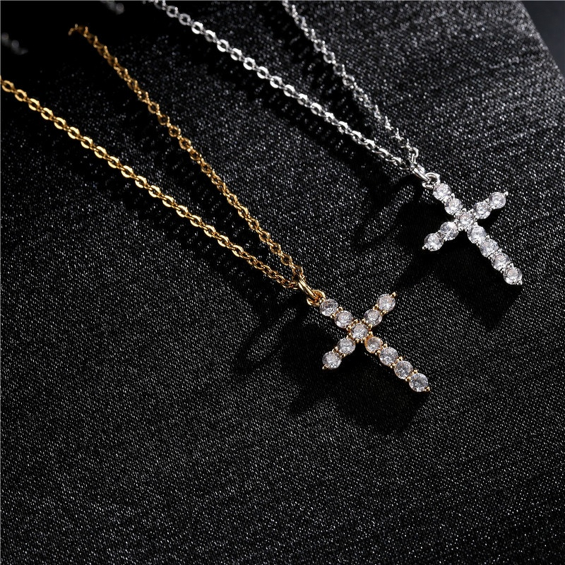 Link Chain Necklace Manufacturer - Diamond Heart Cross Pendant