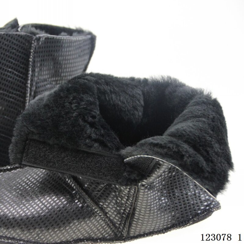 Leather Prayer Socks Supplier - Disposable Integrated Fur Design