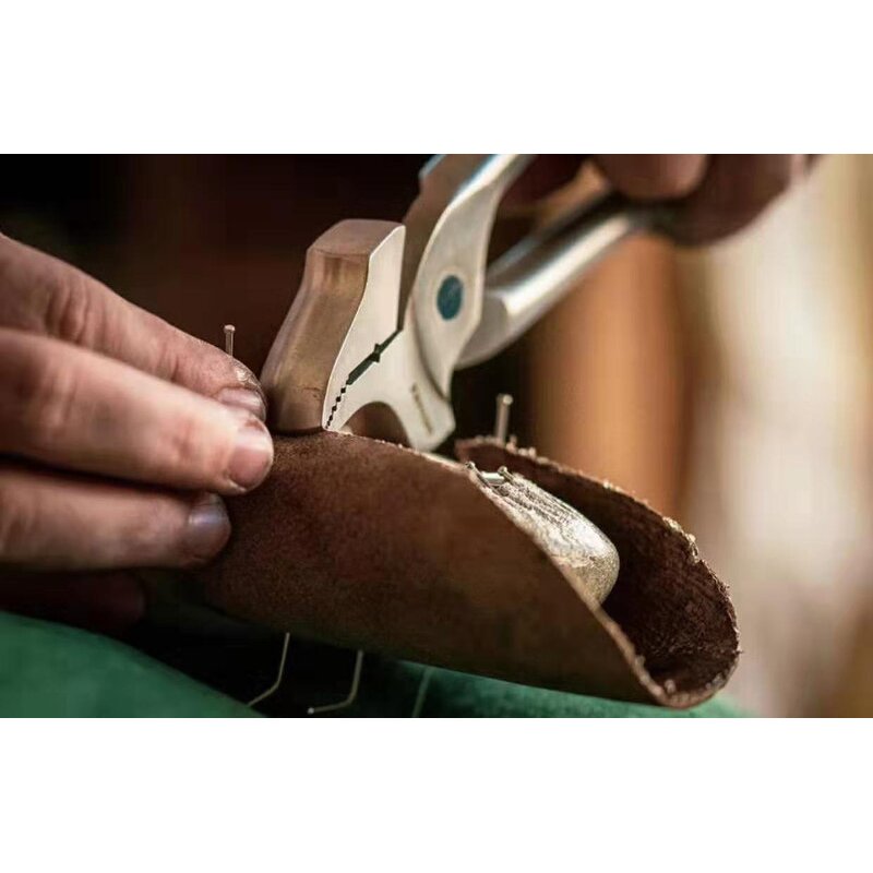 Saddlers Pliers Factory - Italian Bird's Beak Lasting Hammer