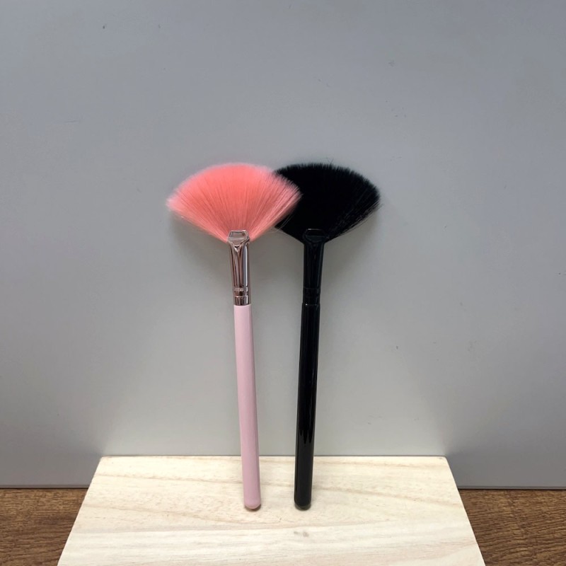 Makeup Brush Supplier - Wholesale Soft Hair Fan Mask Brush