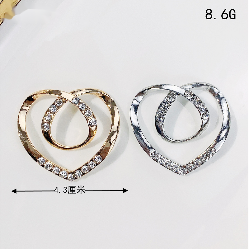 Belt Buckle Factory - OEM Heart Shape Alloy Rhinestone Craft