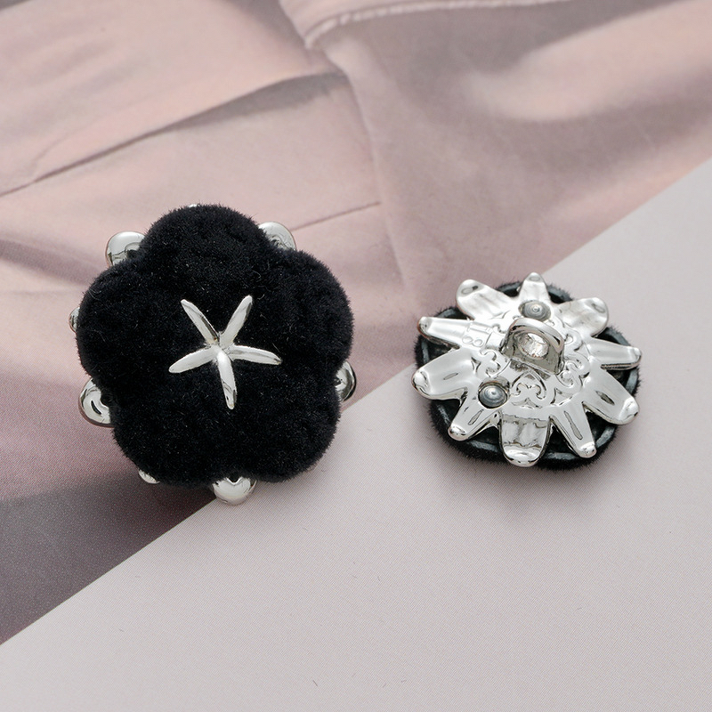 Shank Button Factory - OEM Velvet Floral Blossom Bead Button
