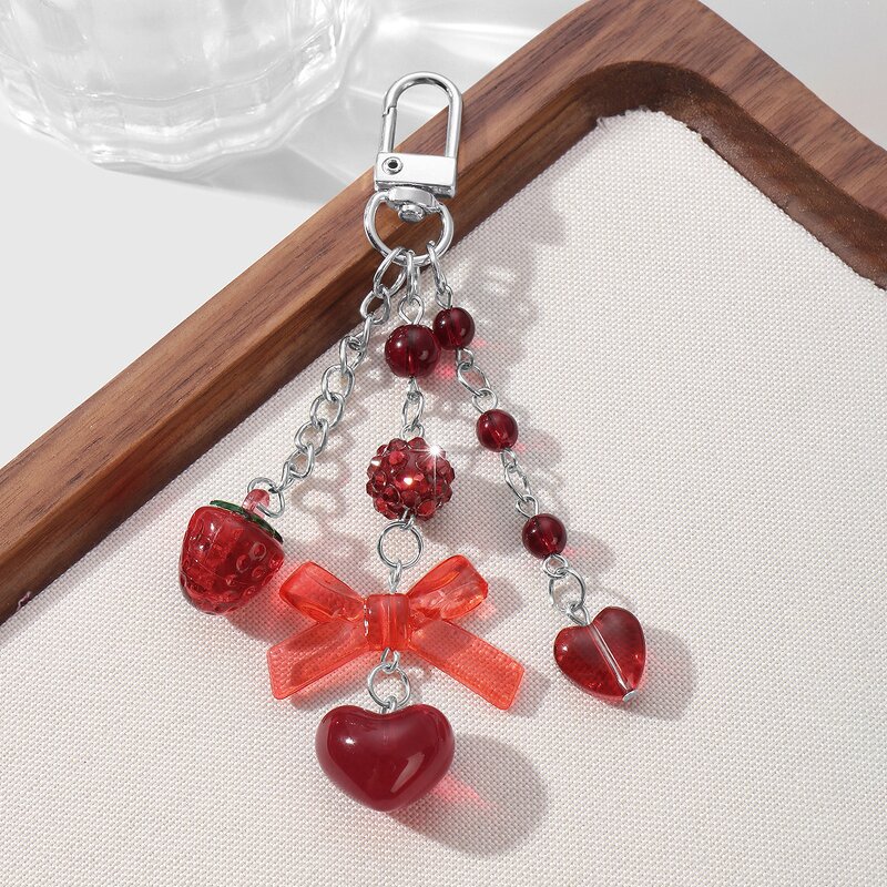Keychain Manufacturer - Pearl Rhinestone Claw Chain Strawberry Heart