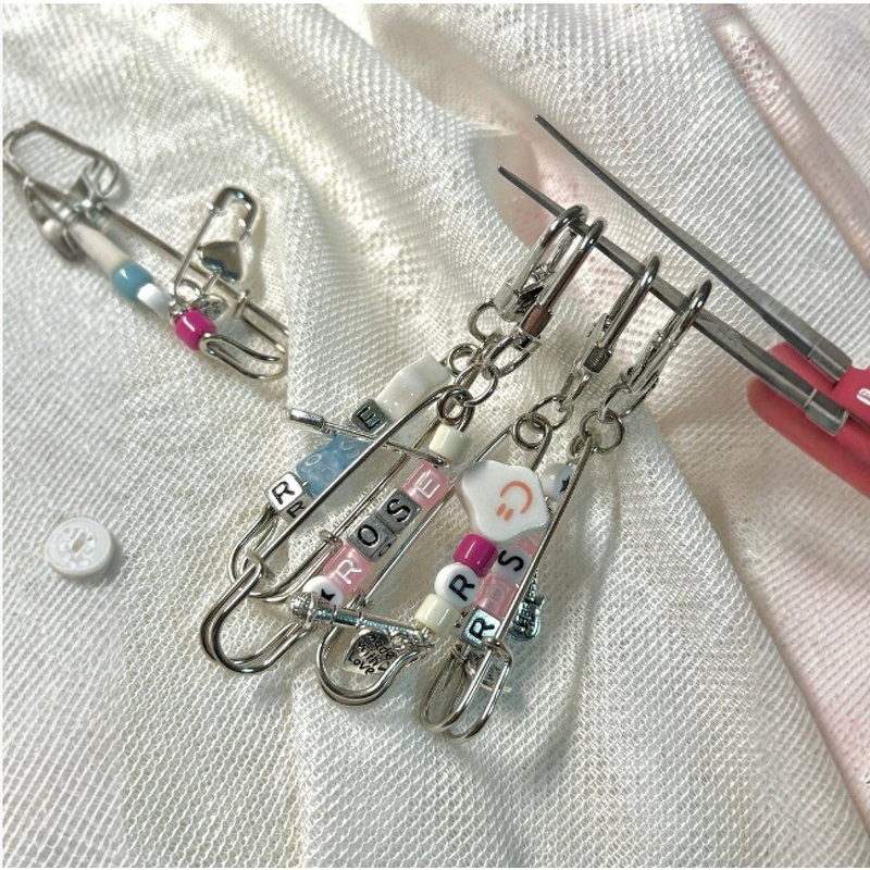 Acrylic Bead Factory - English Letter Bead Perforated Jewelry