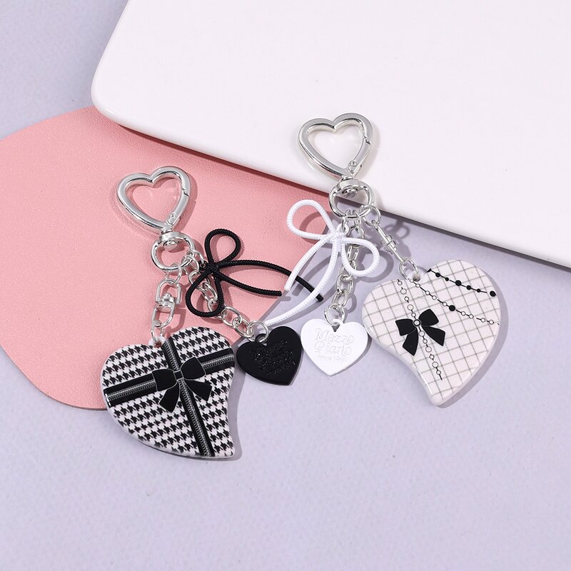 Keychain Manufacturer - Black White Checkered Heart Keychain Bow