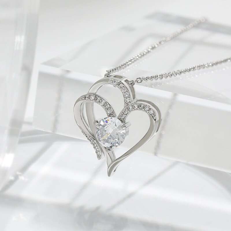Necklace Factory - Zircon Inlaid Heart-shaped Elegant Necklace