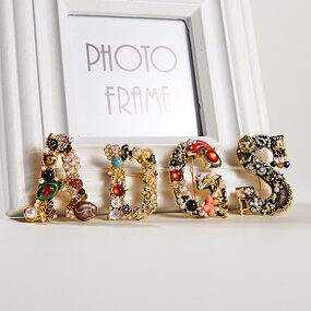 Alphabet Brooch Pins Factory - Crystal Pearl English Letter Pins