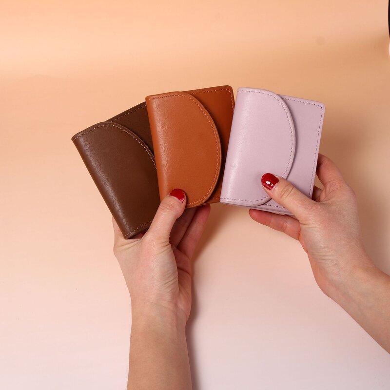 Lady Wallet Factory - Hollow Out Leaves PU Leather Wallet