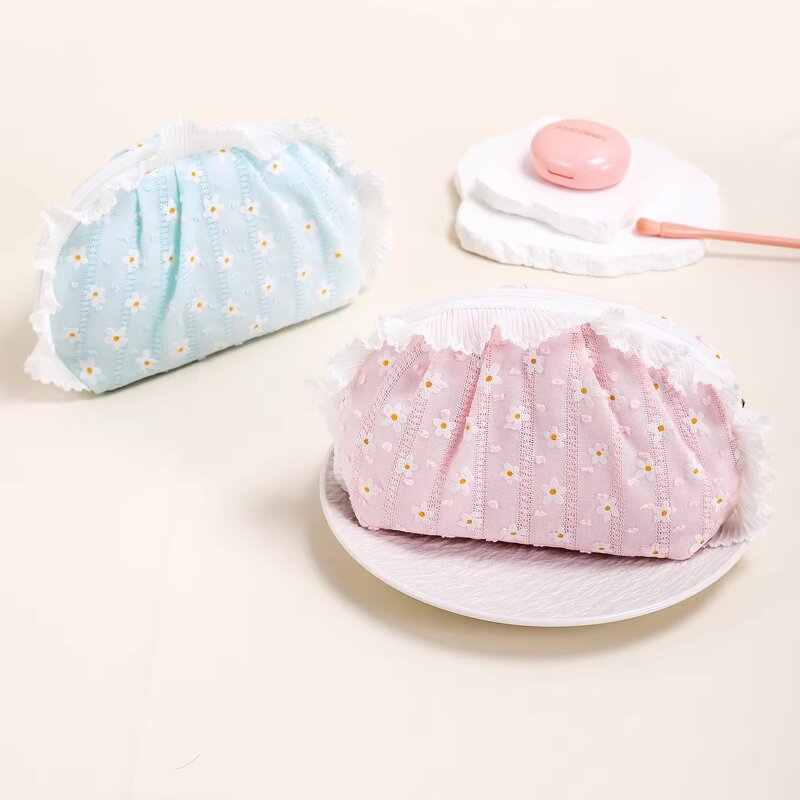 Cosmetic Case Factory - Women's Chrysanthemum Pattern Lace Trim